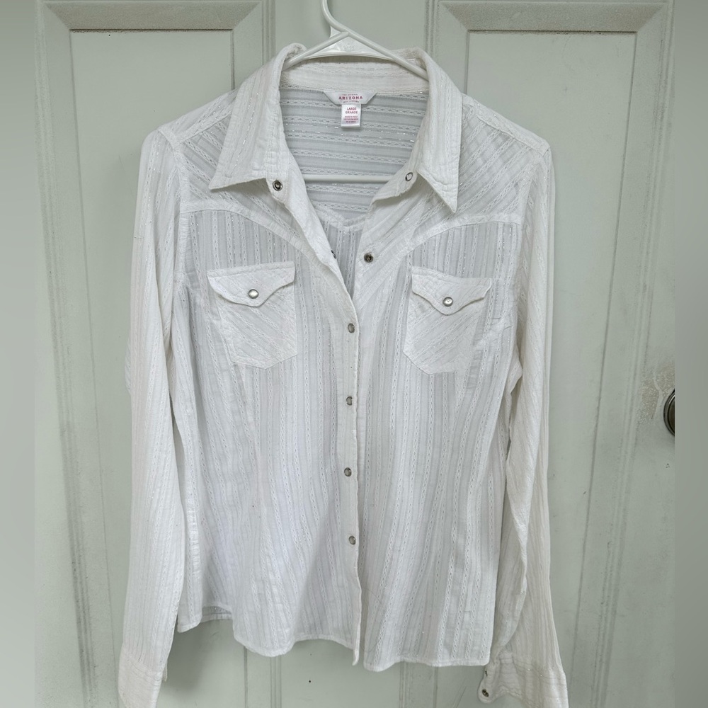 Arizona size large snap down shirt , also silver stitching